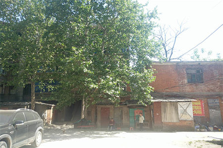 学府园中园3室2厅2卫140/30车库三楼90万